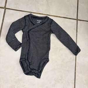 382. Carter Snap Long Sleeve Size Newborn
